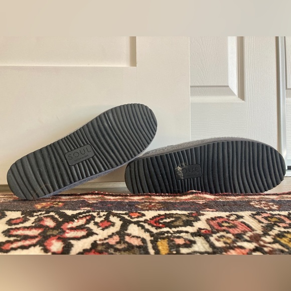 Cozy SOUL Naturalizer Felt Mules - Picture 3 of 5